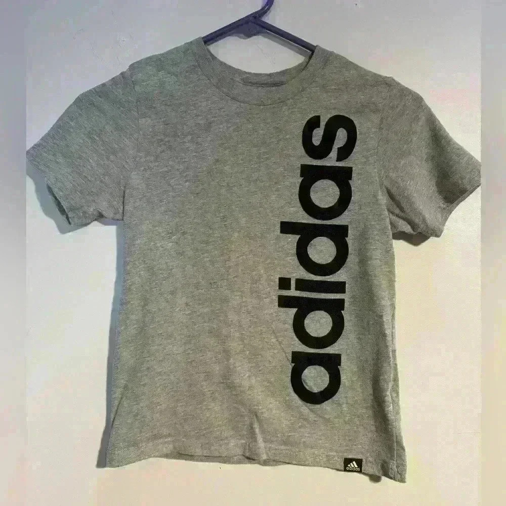 Boys size 8 Adidas shirt gray with black letters EUC